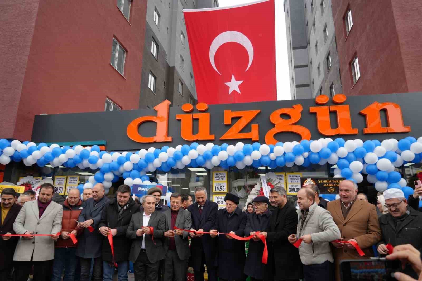 Düzgün marketler 25’nci şubesini törenle açtı
Düzgün marketler 25’nci şubesini törenle açtı