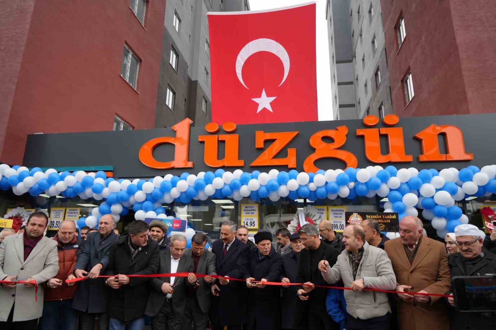Düzgün marketler 25’nci şubesini törenle açtı
Düzgün marketler 25’nci şubesini törenle açtı