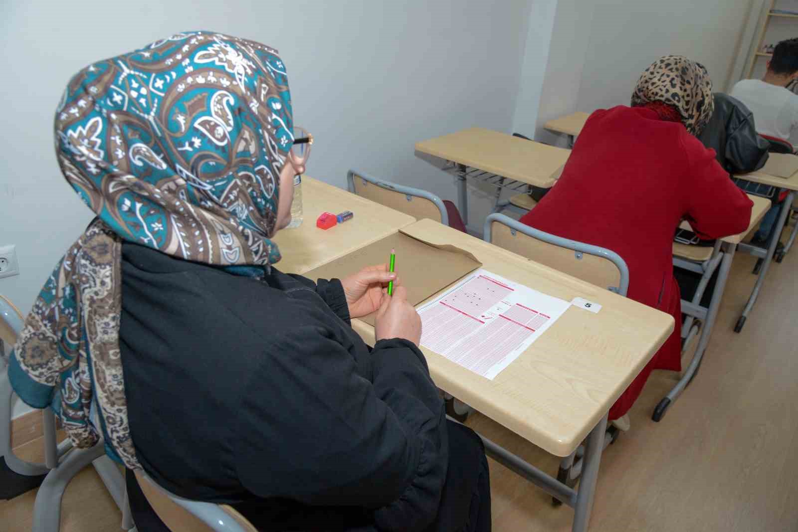 E-KPSS adaylarına hem prova hem moral desteği
