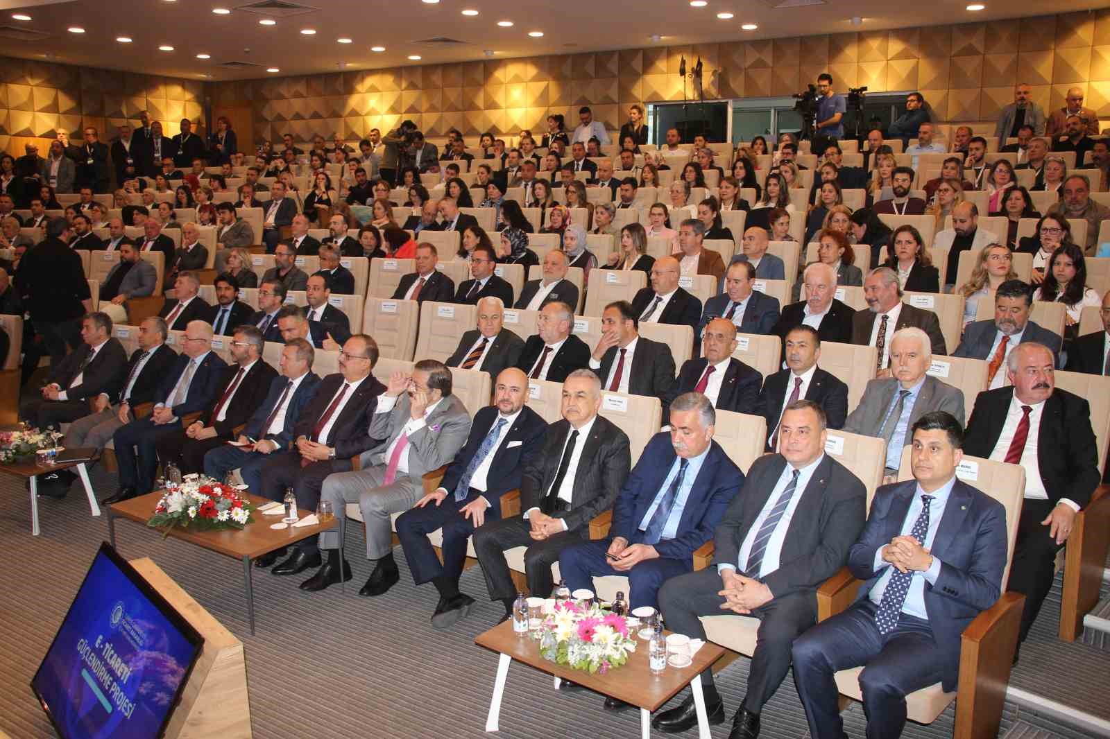 E-ticaret hamlesi Aydın’dan başladı
E-ticaret hamlesi Aydın’dan başladı