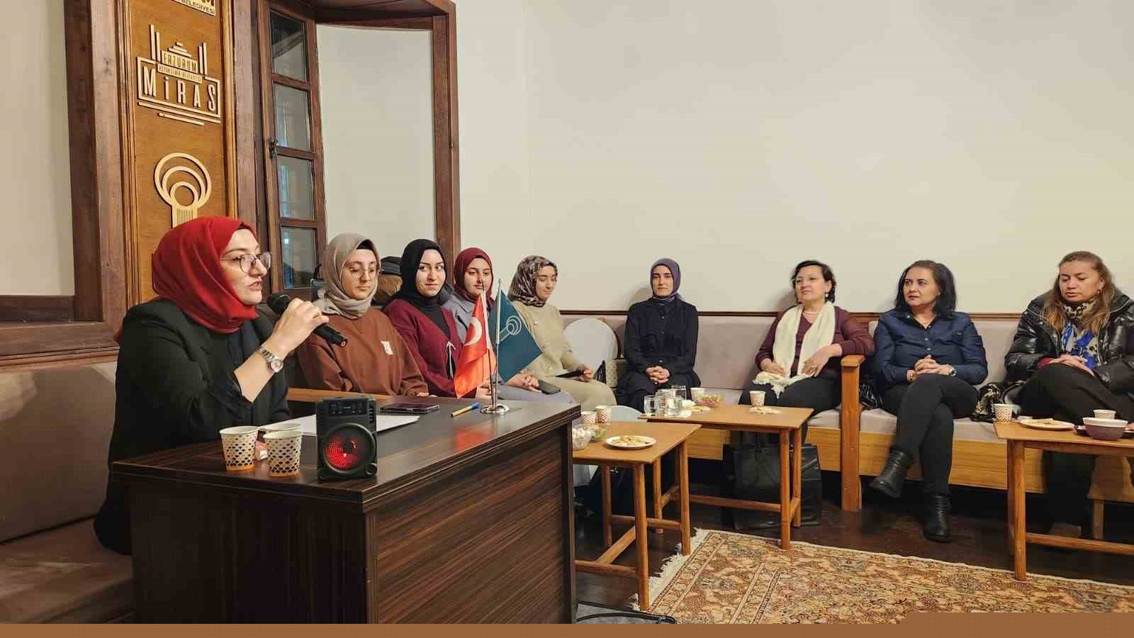 EBB Dil Ve Edebiyat Konağında şiirler, ilahiler ve türküler kadınlar için okundu
