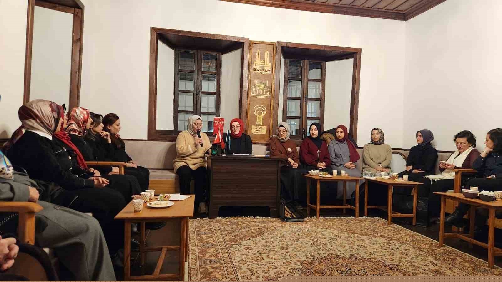 EBB Dil Ve Edebiyat Konağında şiirler, ilahiler ve türküler kadınlar için okundu
