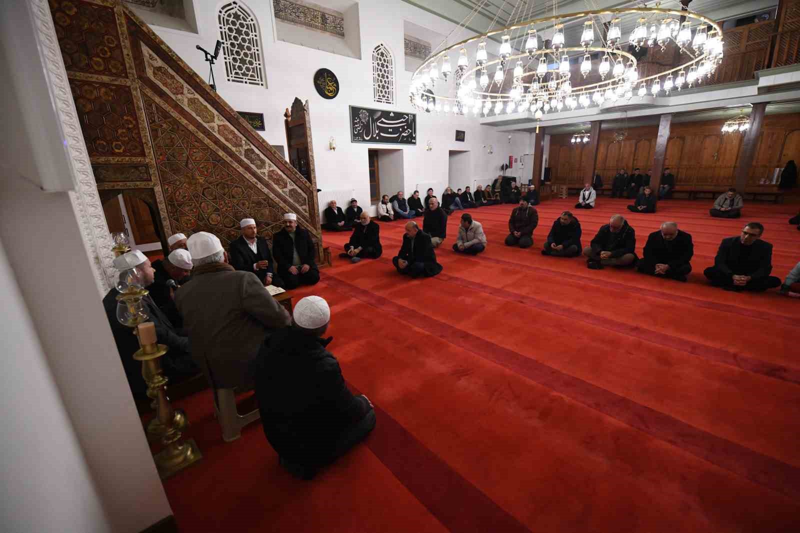 Ebediyete irtihal eden gazeteciler ve şehitler için mevlid-i şerif programı düzenlendi
