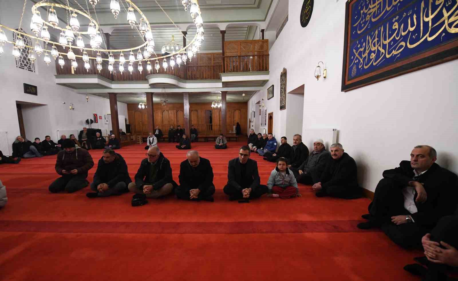 Ebediyete irtihal eden gazeteciler ve şehitler için mevlid-i şerif programı düzenlendi
