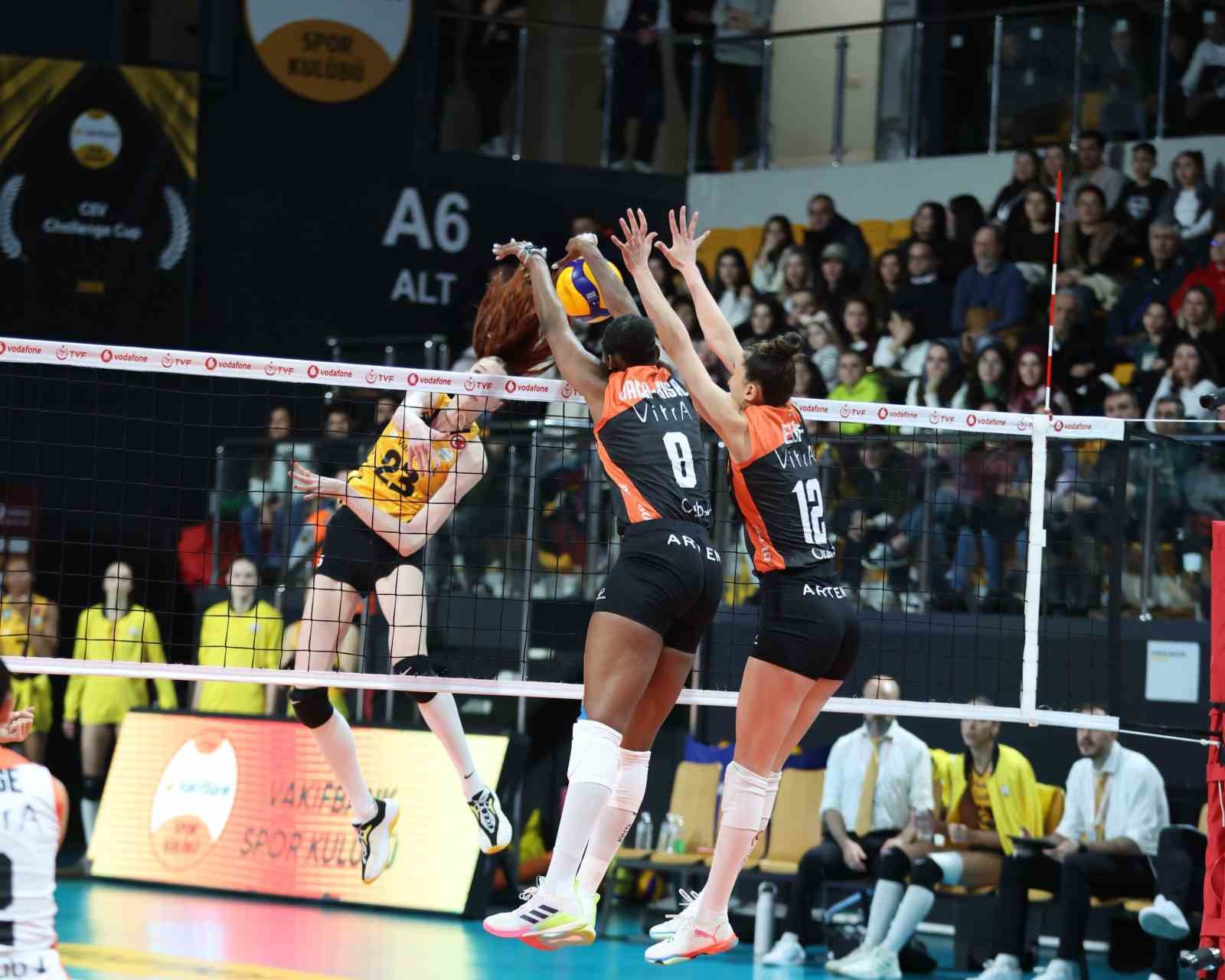 Eczacıbaşı Dynavit, derbide V. Bank’ı 3-1’le geçti
