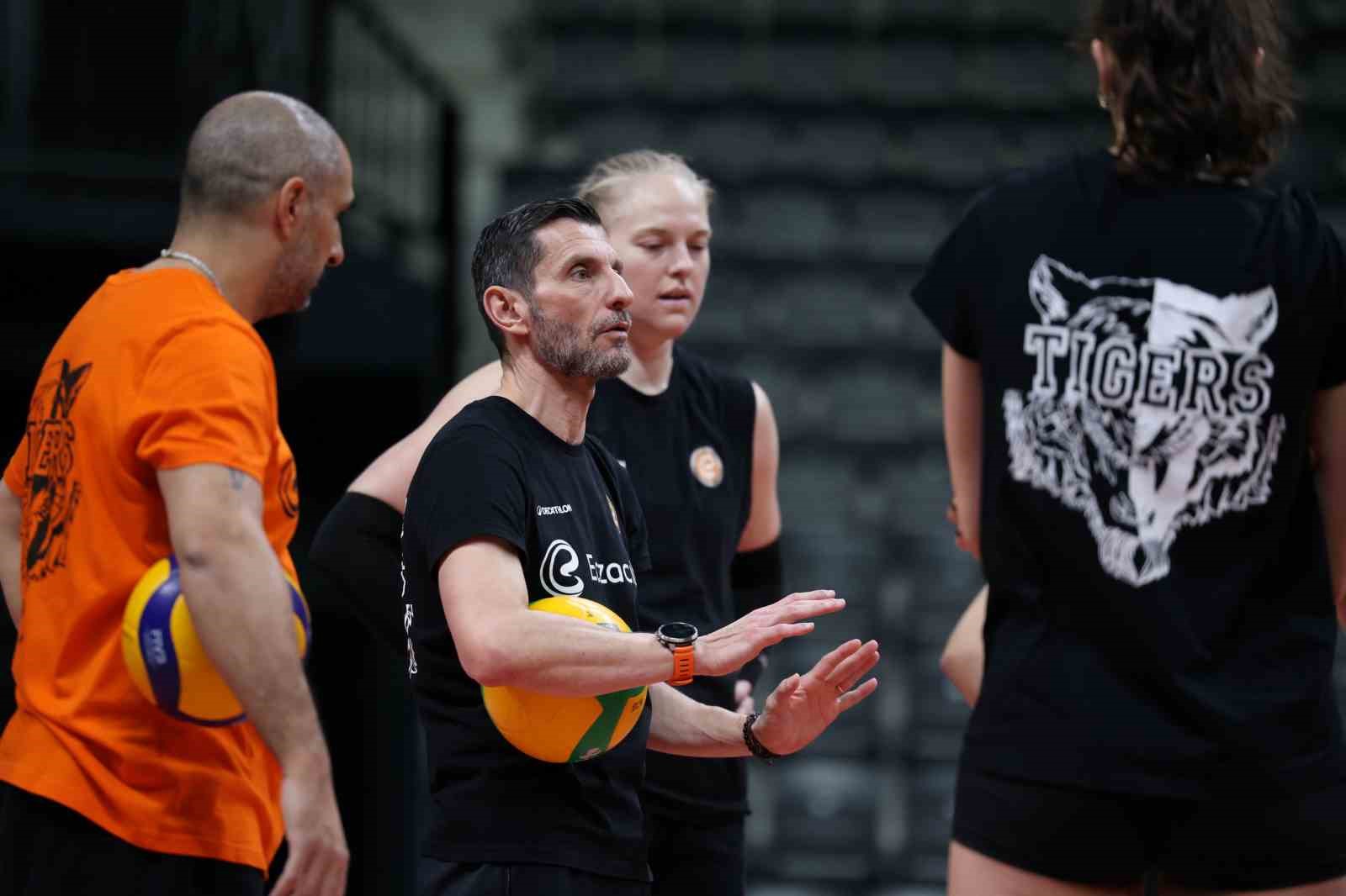 Eczacıbaşı Dynavit, Göztepe ile mücadele edecek
