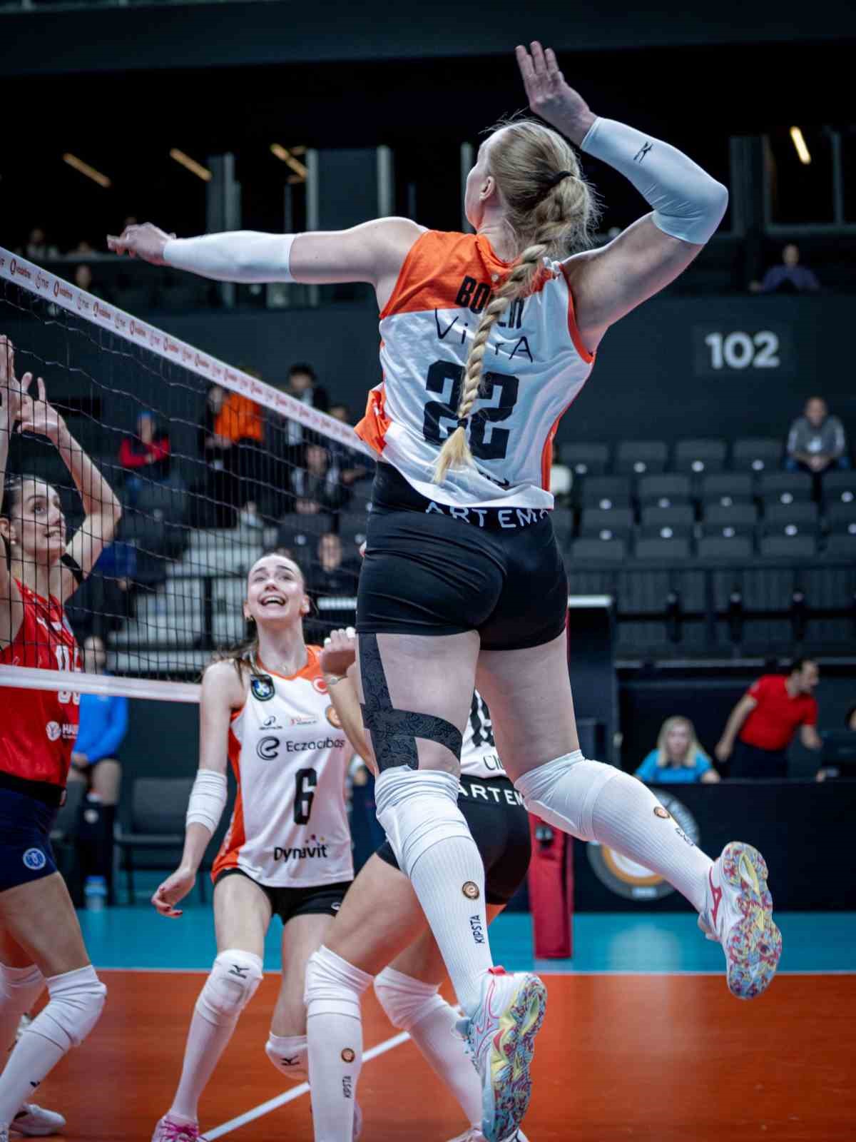 Eczacıbaşı Dynavit normal sezonu galibiyetle tamamladı
