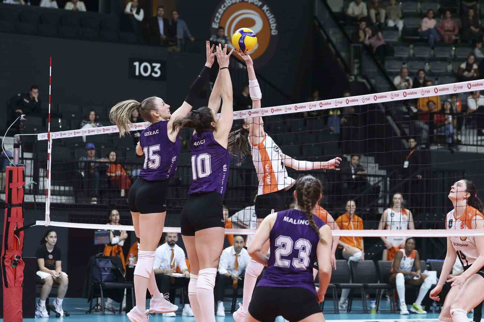 Eczacıbaşı Dynavit seride 1-0 öne geçti
