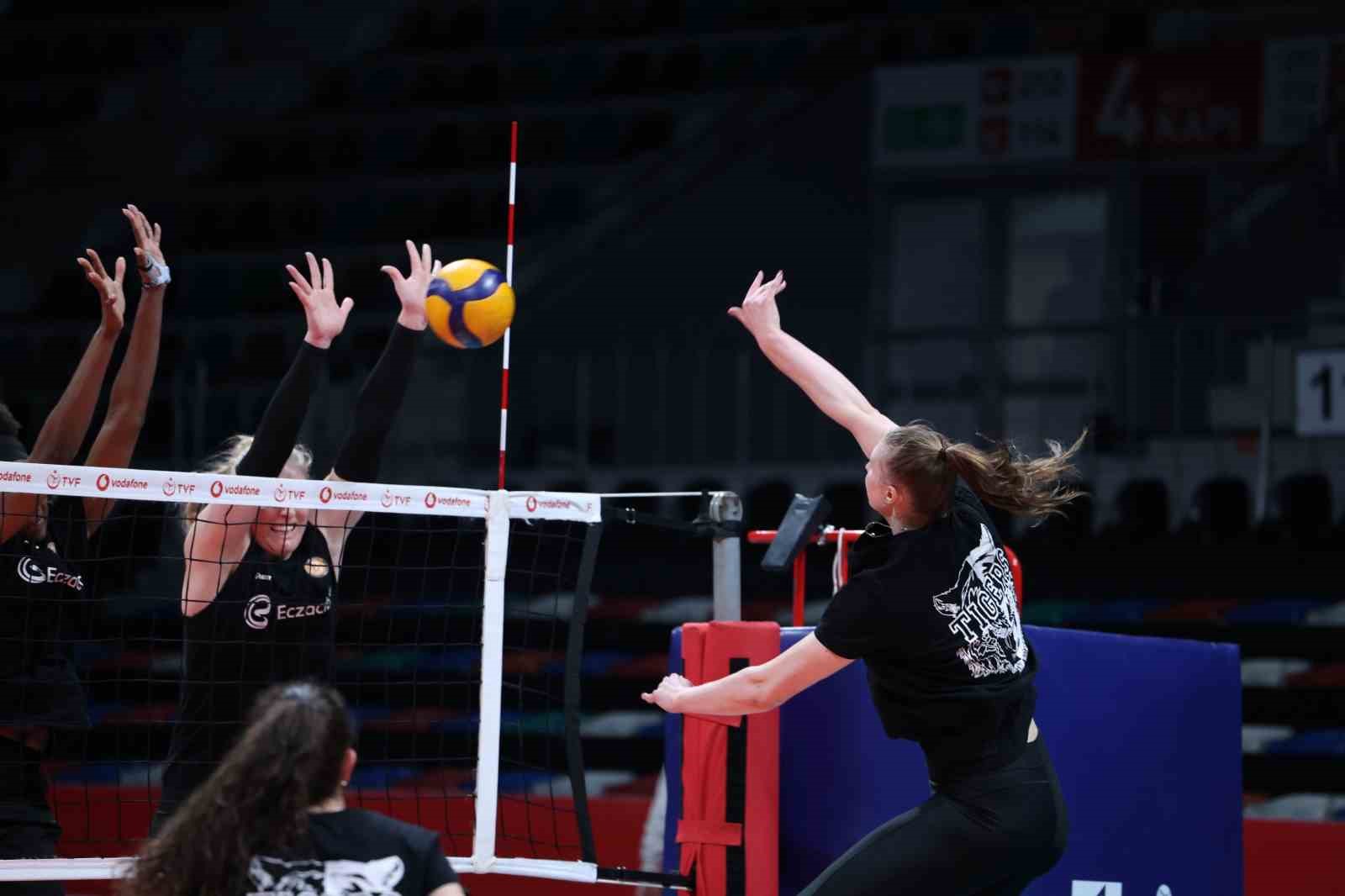 Eczacıbaşı Dynavit, Zeren Spor karşısında galibiyet arıyor
