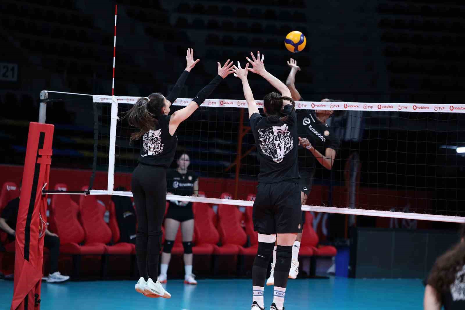 Eczacıbaşı Dynavit, Zeren Spor karşısında galibiyet arıyor
