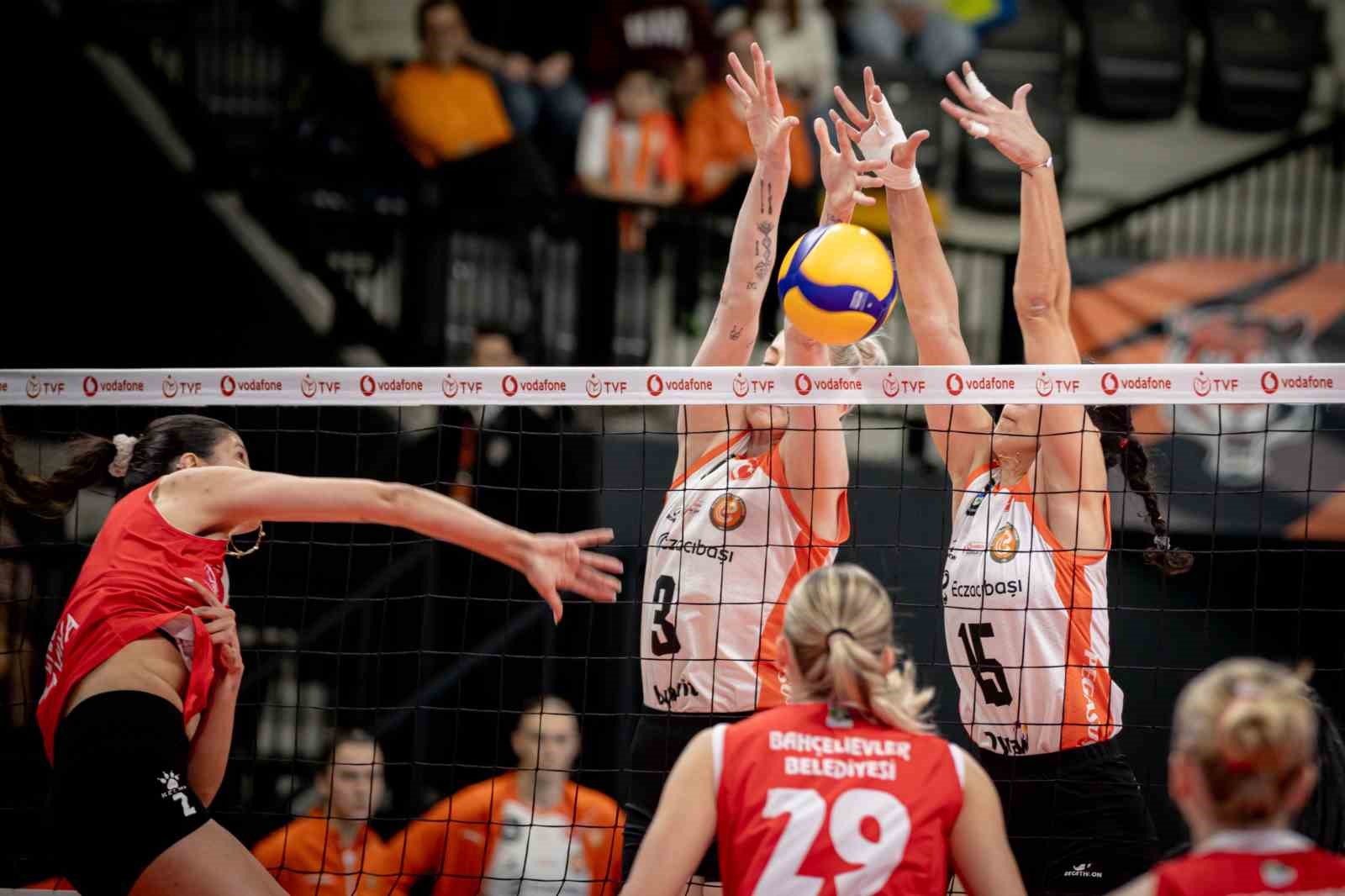 Eczacıbaşı Dynavit’ten 3-0’lık net galibiyet
