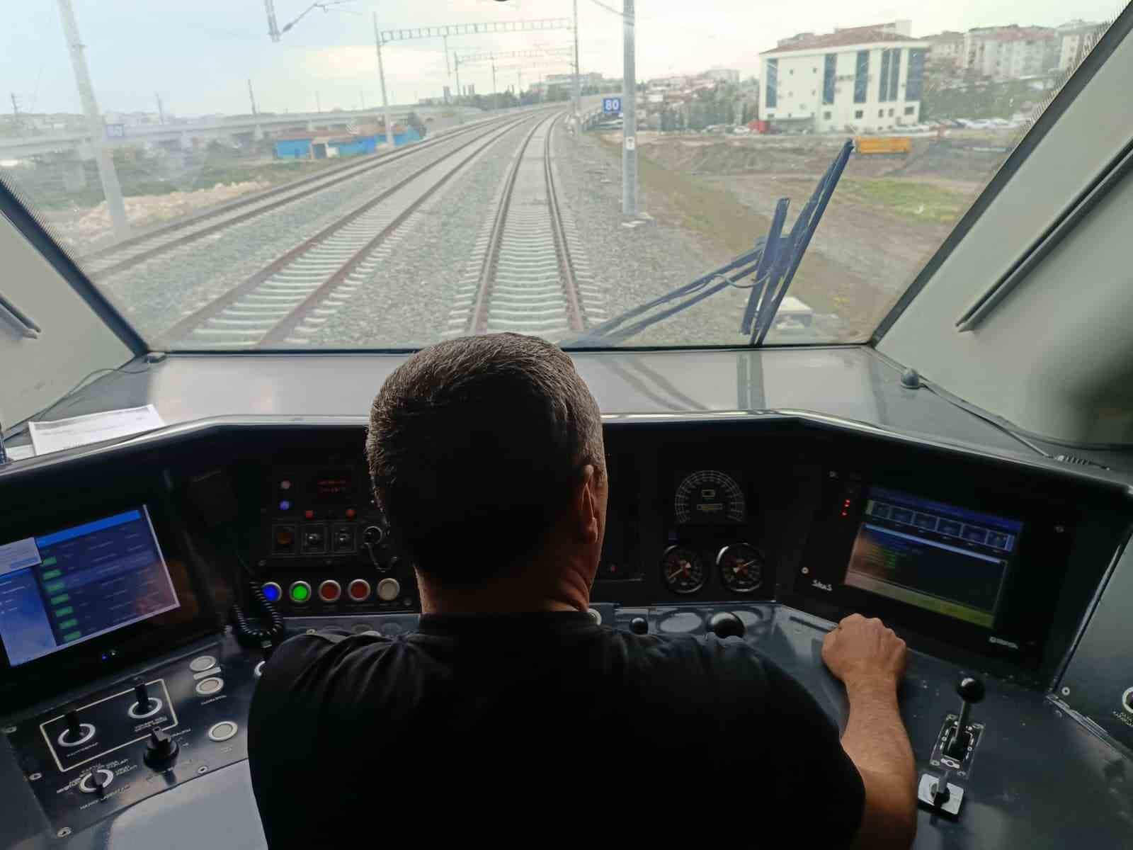 Edirne İstanbul’a komşu oluyor, Vali Sezer test sürüşüne katıldı
