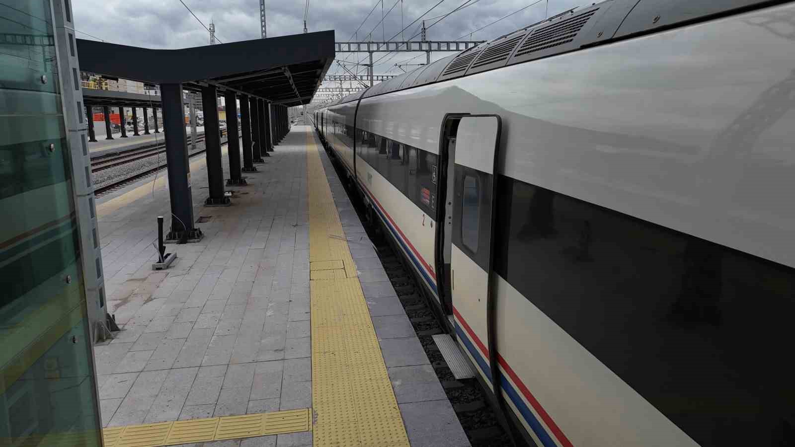 Edirne İstanbul’a komşu oluyor, Vali Sezer test sürüşüne katıldı
