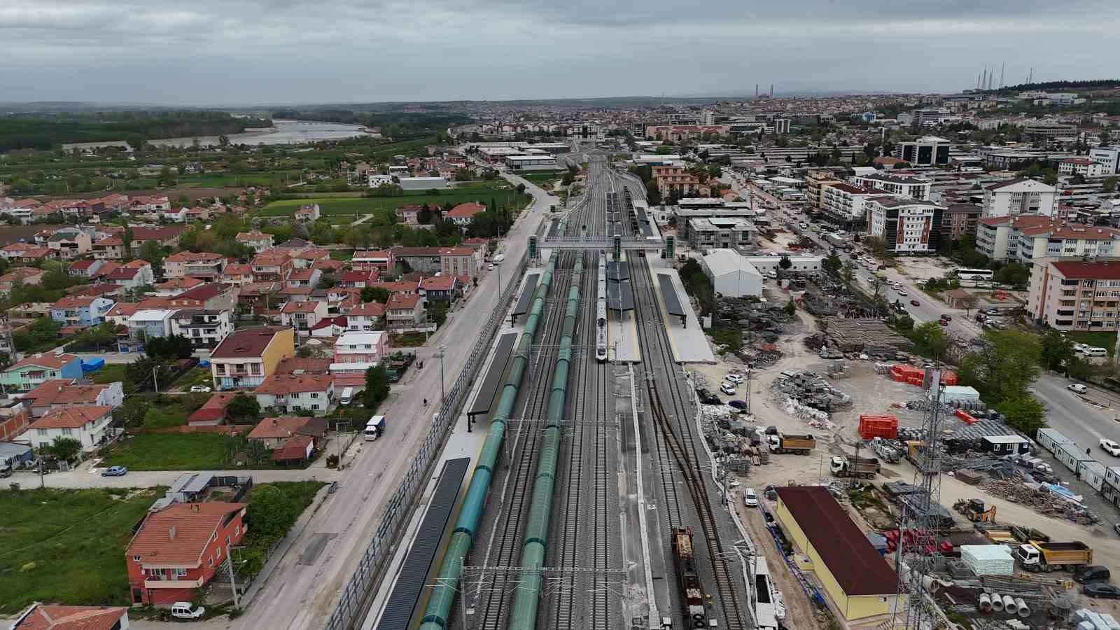 Edirne İstanbul’a komşu oluyor, Vali Sezer test sürüşüne katıldı
