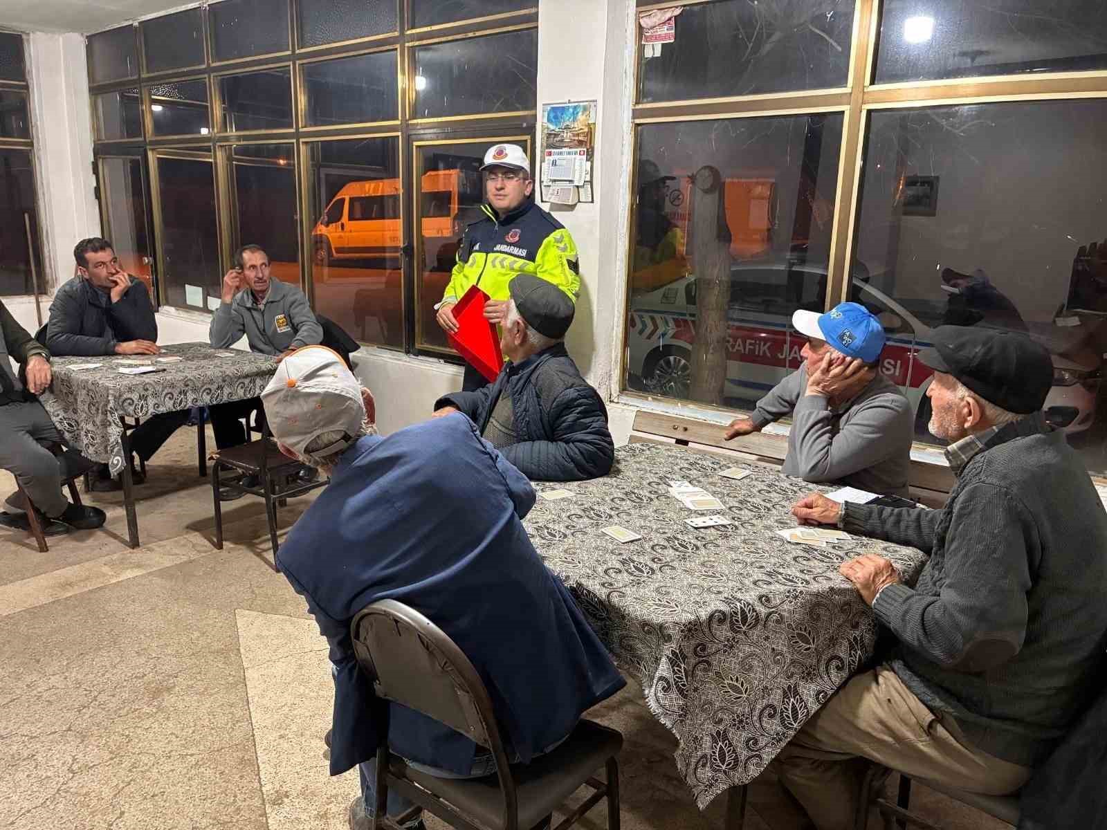 Edirne jandarmasından vatandaşlara trafik güvenliği eğitimi
