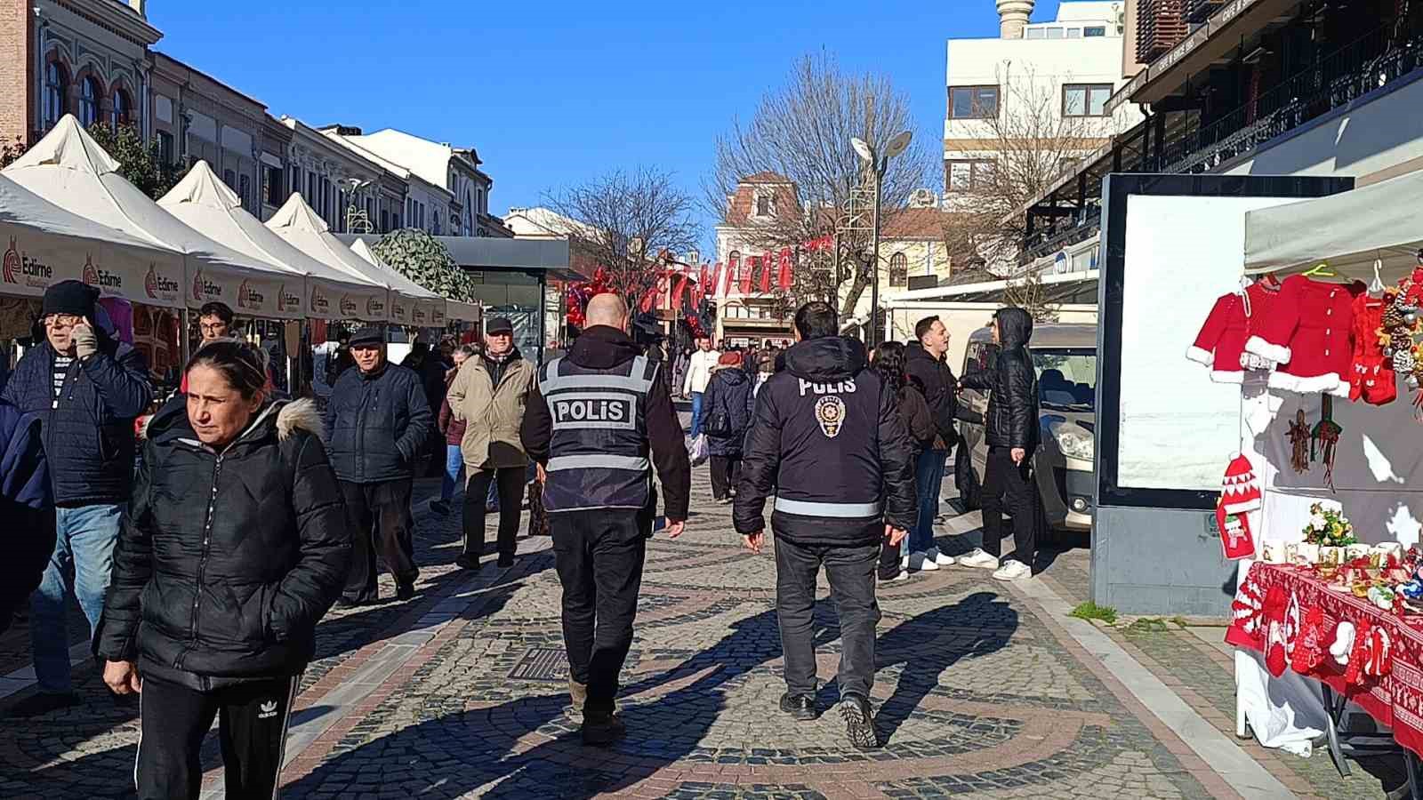 Edirne polisi işlek noktalarda güvenliği arttırdı
