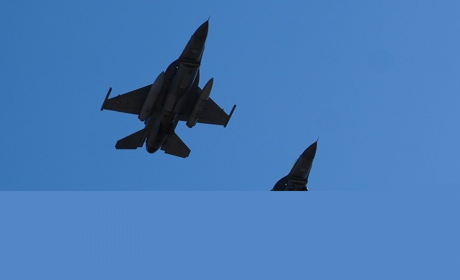 Edirne semalarında F-16 ve Akıncı’dan prova uçuşu
