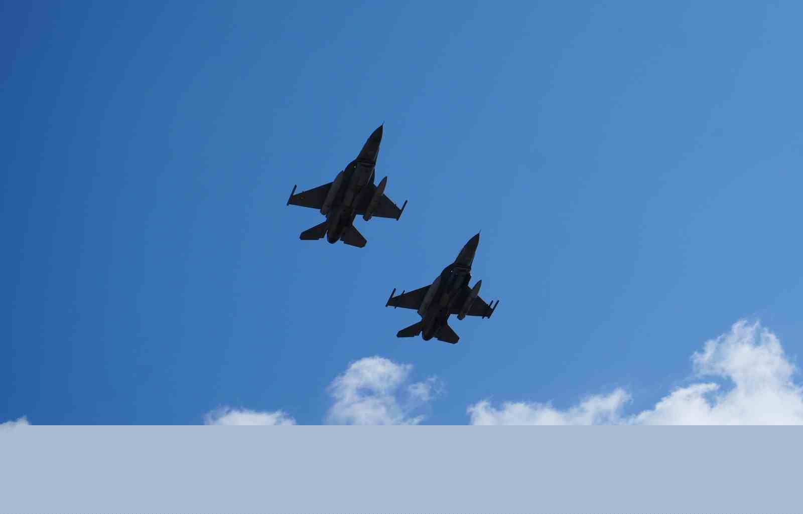 Edirne semalarında F-16 ve Akıncı’dan prova uçuşu
