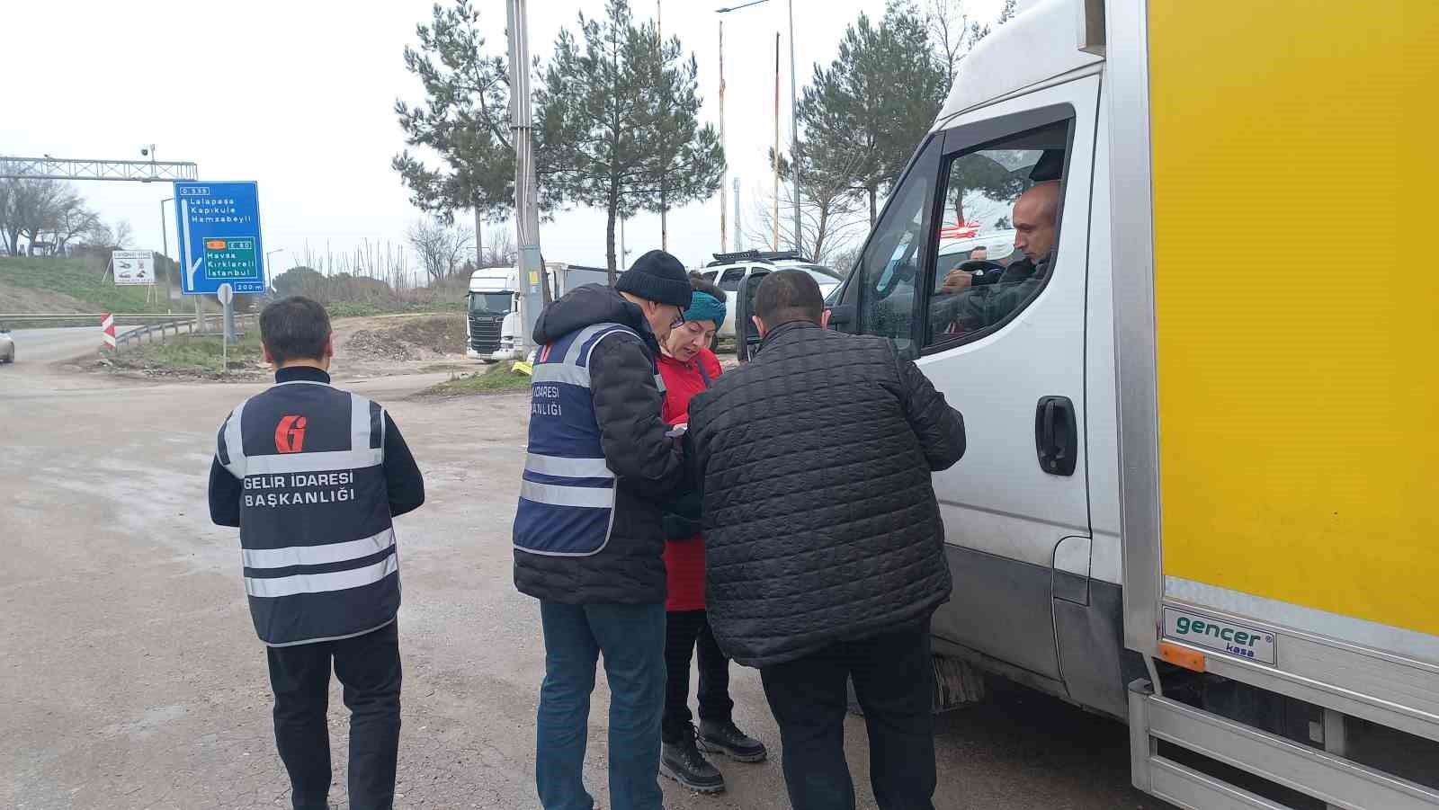 Edirne vergi dairesi ekiplerinden fatura ve irsaliye kontrolü

