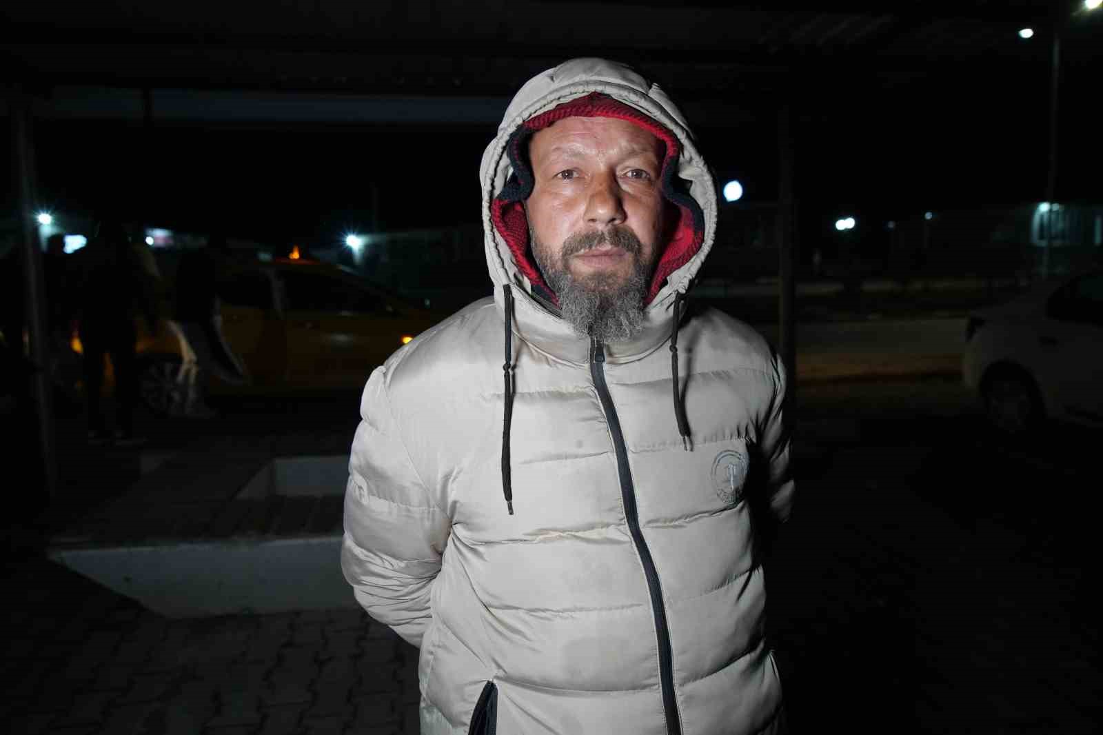 Edirne’de 12 yıl sonra tahliye olan mahkûm mutluluk gözyaşları döktü
