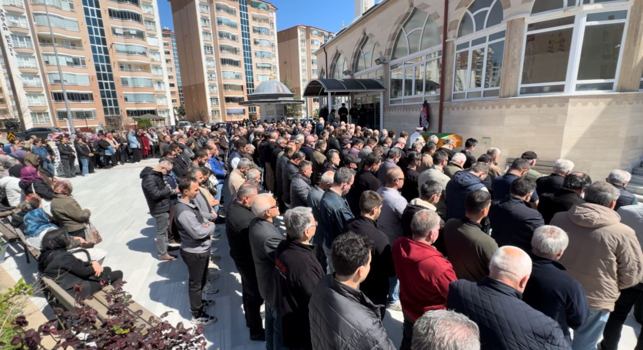 Edirne’de 5’inci kattan düşen çocuk toprağa verildi
