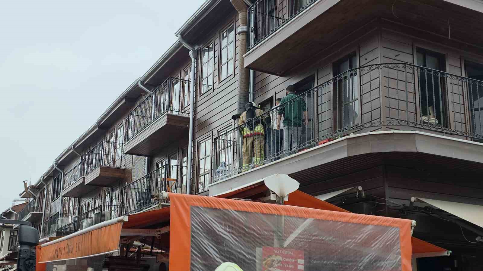 Edirne’de ahşap binada korkutan baca yangını
