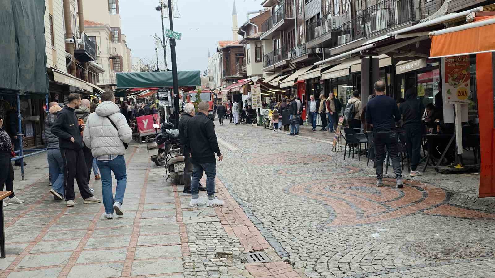 Edirne’de ahşap binada korkutan baca yangını
