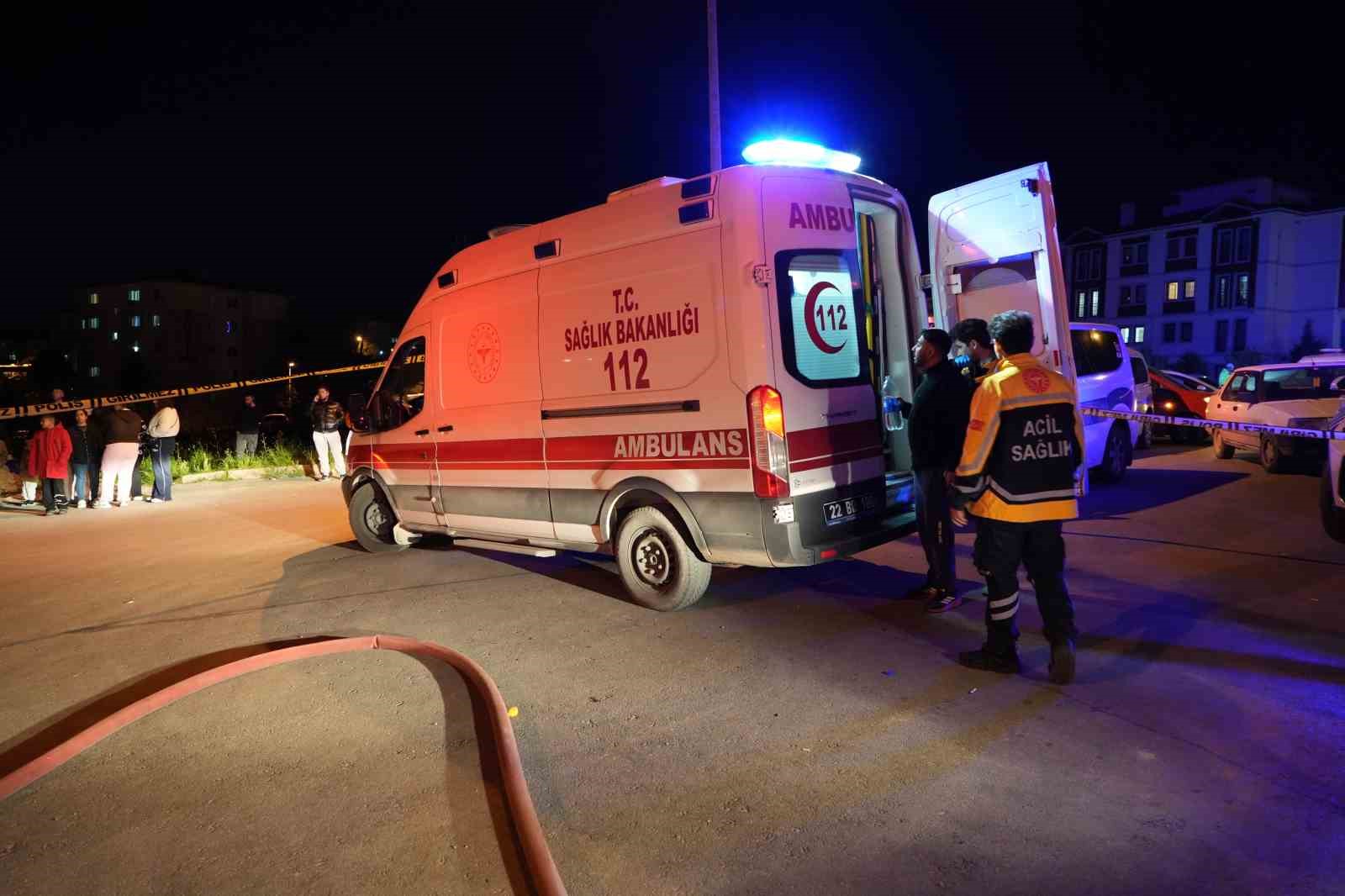 Edirne’de apartman dairesinde korkutan yangın
