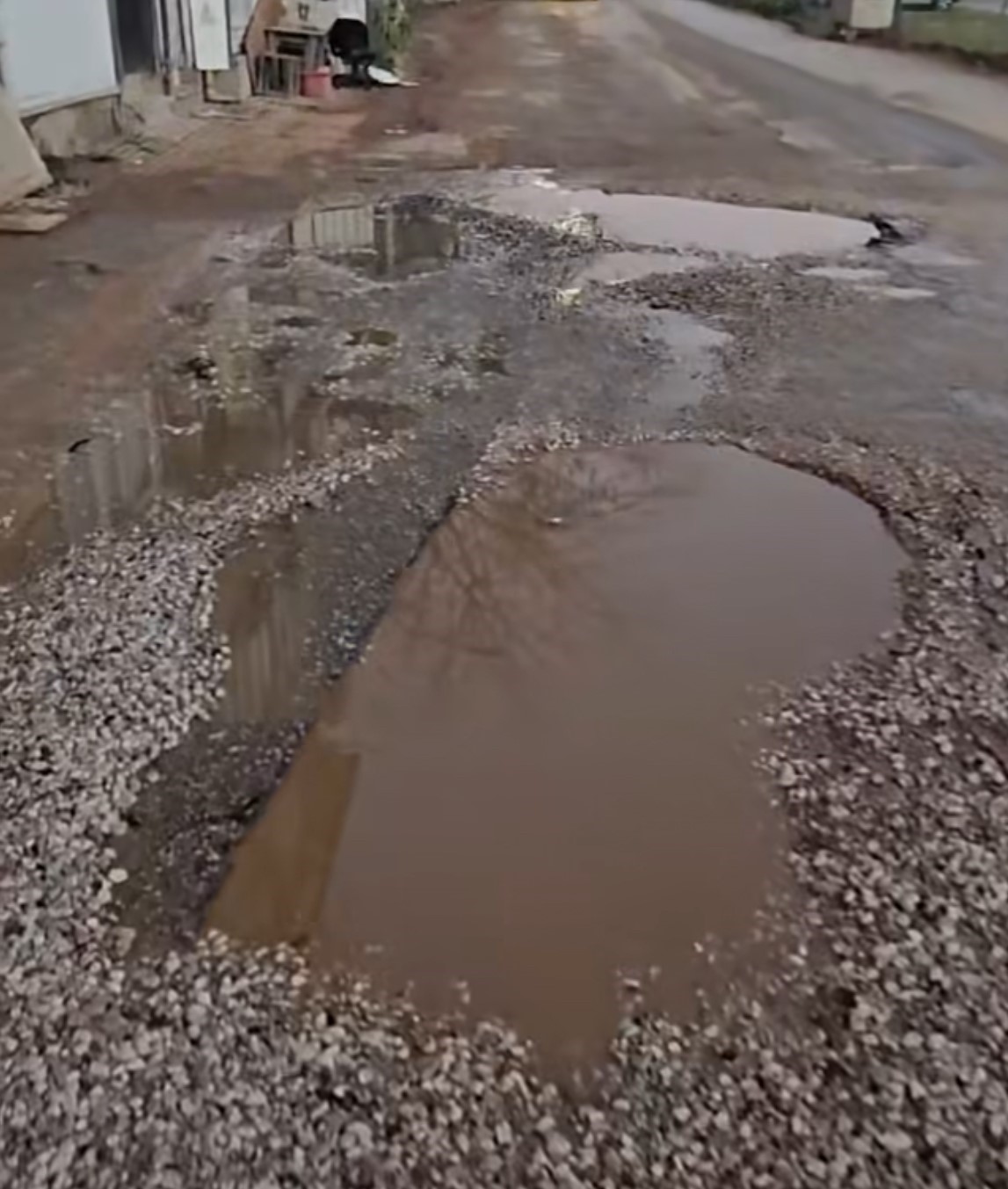 Edirne’de bozuk yollar sürücülerin çilesi oldu
