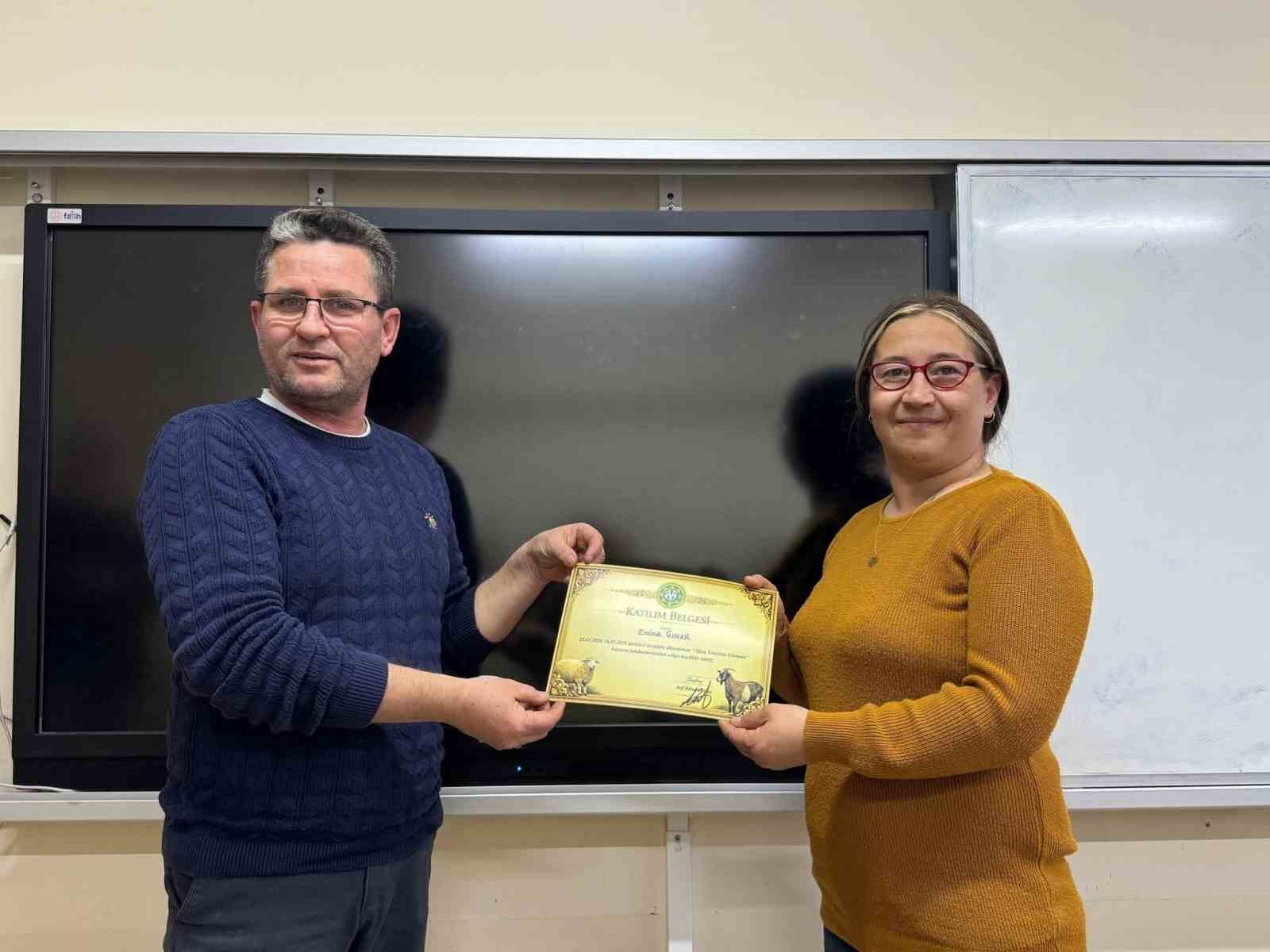 Edirne’de diplomalı çobanlar kursu tamamladı
