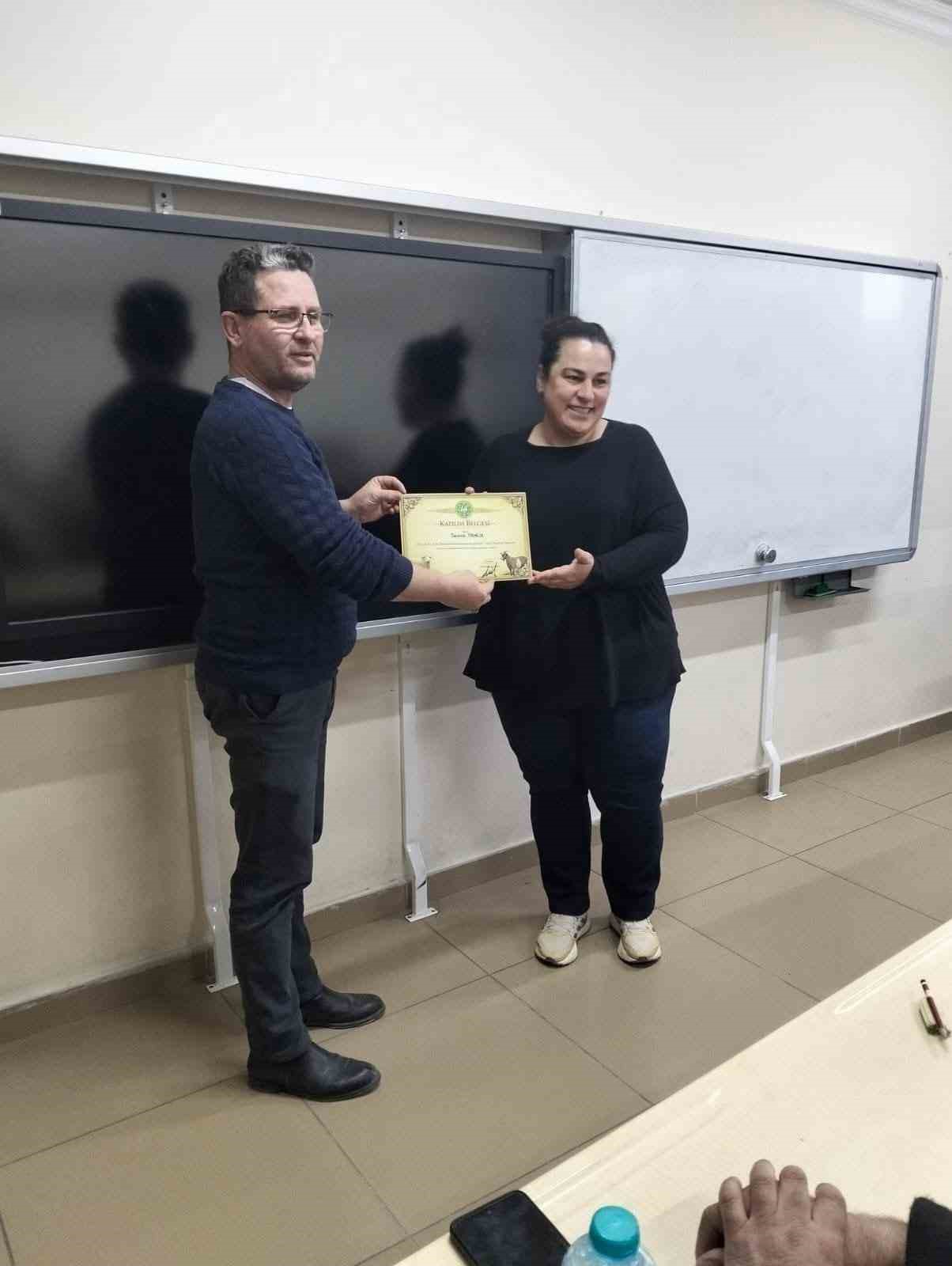 Edirne’de diplomalı çobanlar kursu tamamladı
