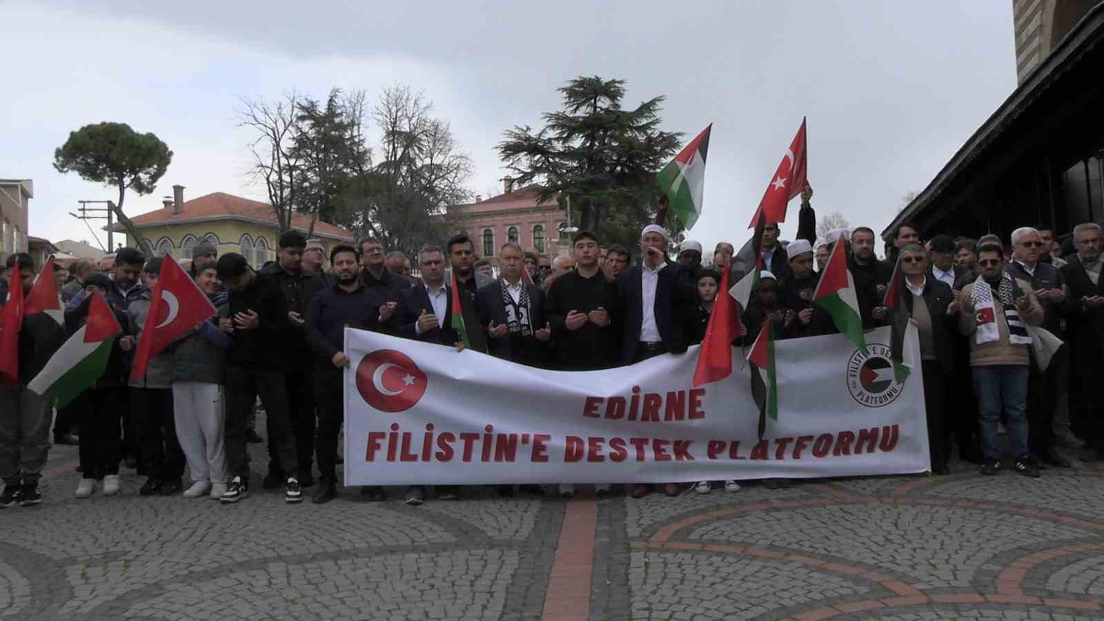 Edirne’de Filistin’e destek gösterisi
Edirne’de Filistin’e destek gösterisi