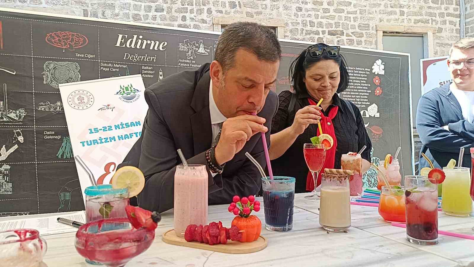 Edirne’de geleceğin aşçıları, içecek yarışmasında hünerlerini sergiledi
