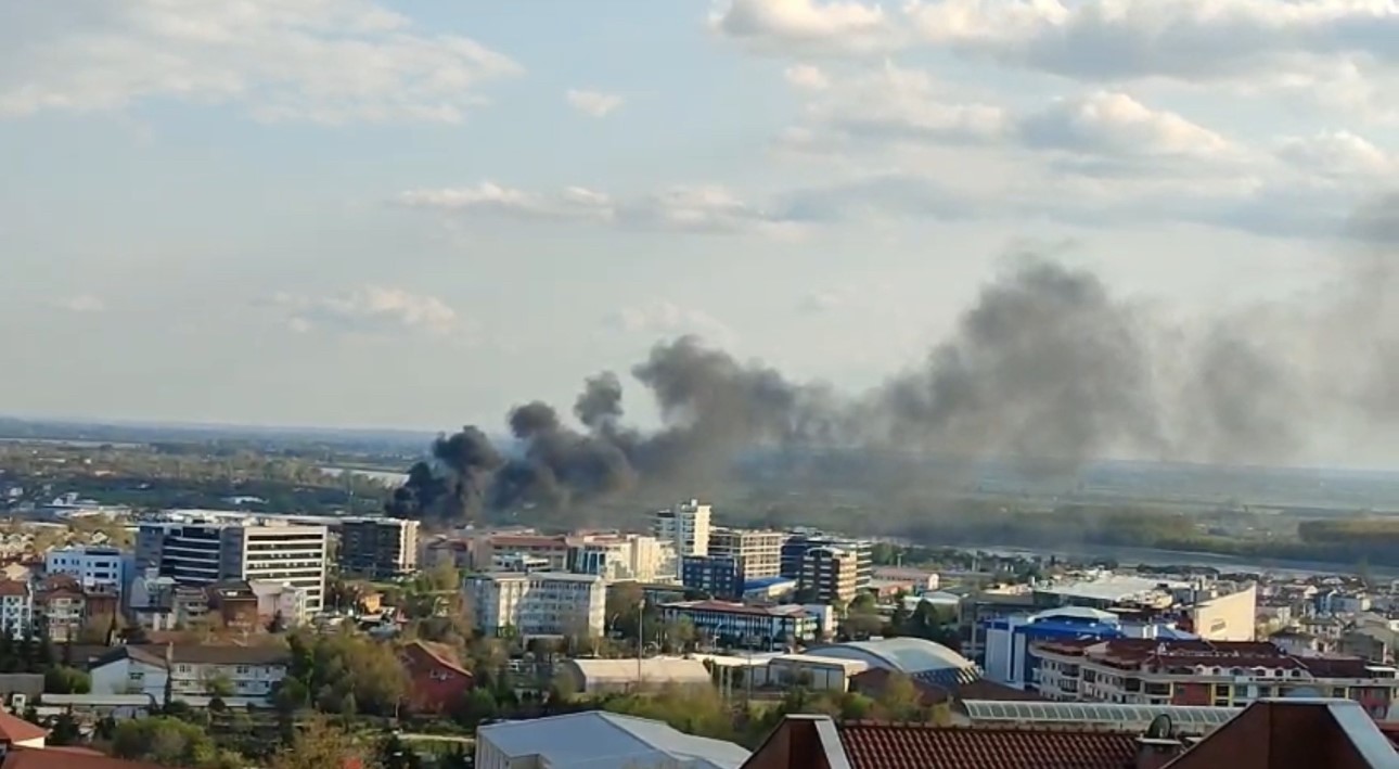 Edirne’de hurdacılar sitesinde çıkan yangın korkuttu
