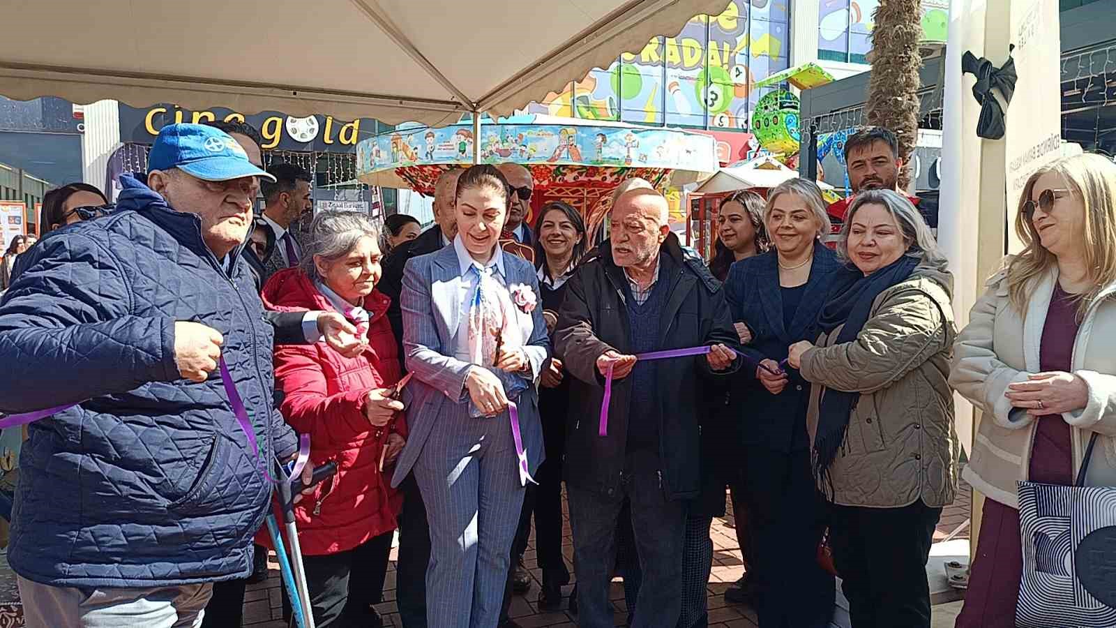 Edirne’de huzurevi sakinlerinden el emeği göz nuru sergi
