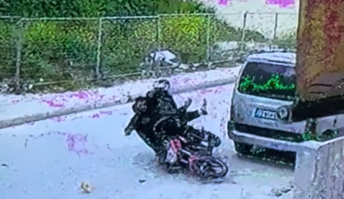 Edirne’de iki motosikletin çarpıştığı kaza kamerada: 1 yaralı
