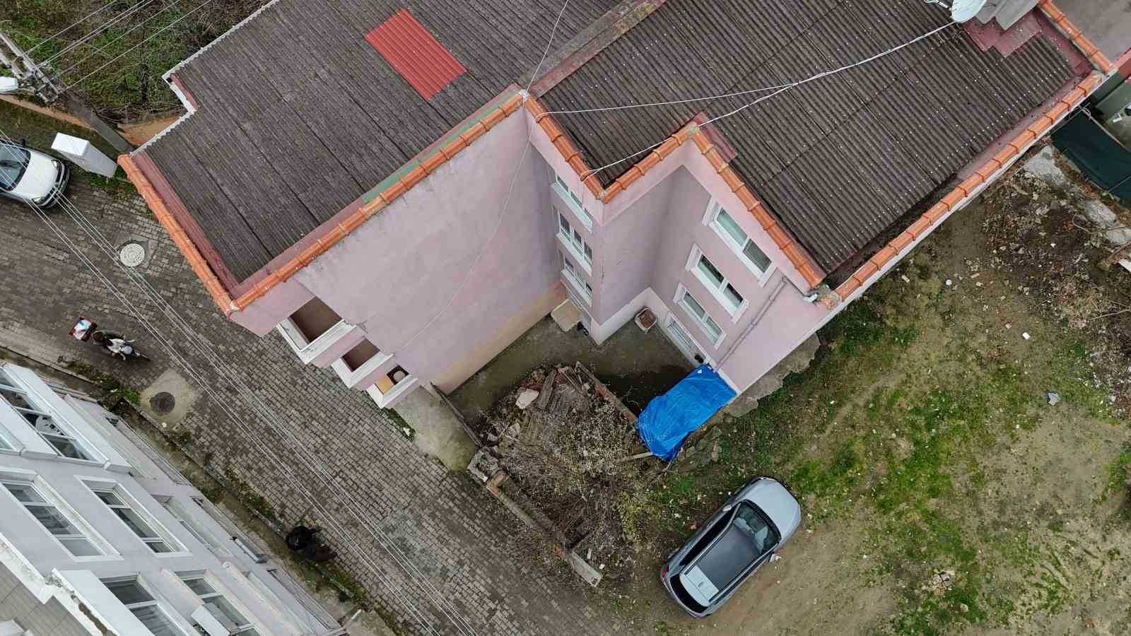 Edirne’de ilginç manzara: Osmanlı dönemi kabri apartman bahçesinde kaldı
