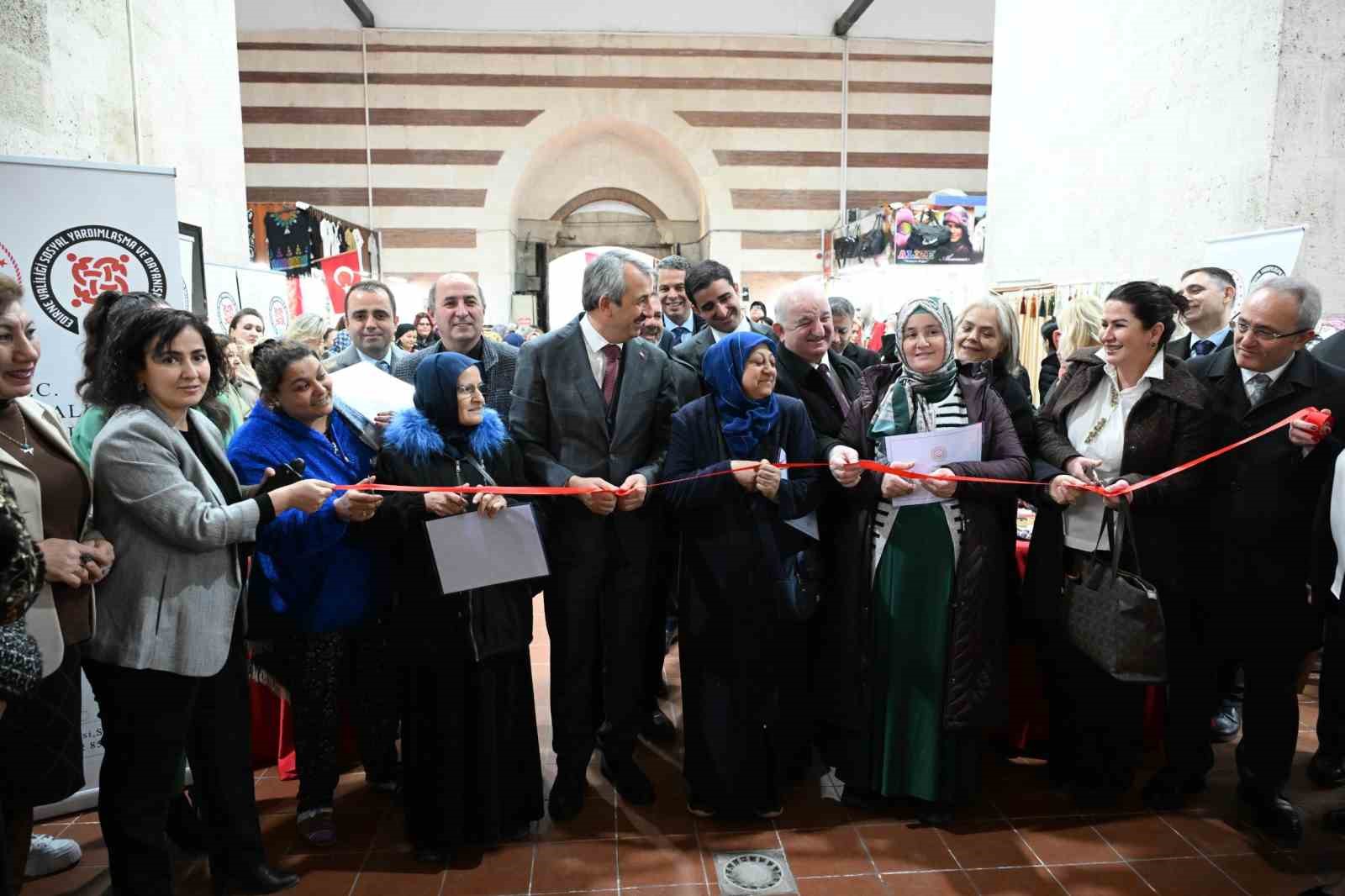 Edirne’de kadınların el emeği göz nuru ürünleri görücüye çıktı
