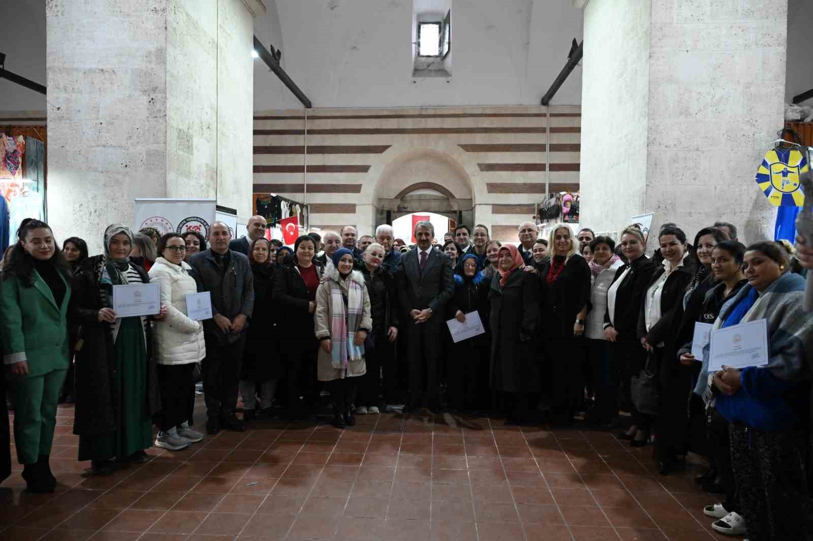 Edirne’de kadınların el emeği göz nuru ürünleri görücüye çıktı

