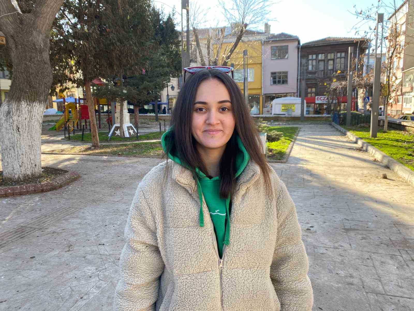 Edirne’de kanseri yenen genç mimarı, vatandaşlar trafikte korna çalarak kutladı
