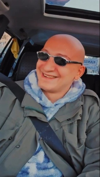 Edirne’de kanseri yenen genç mimarı, vatandaşlar trafikte korna çalarak kutladı
