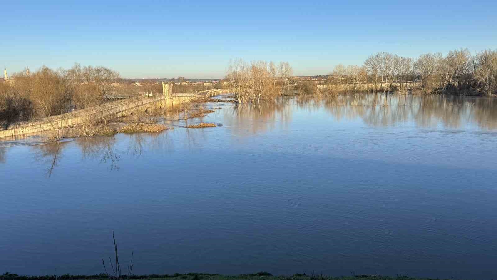 Edirne’de Kırkpınar Er Meydanı su altında kaldı
