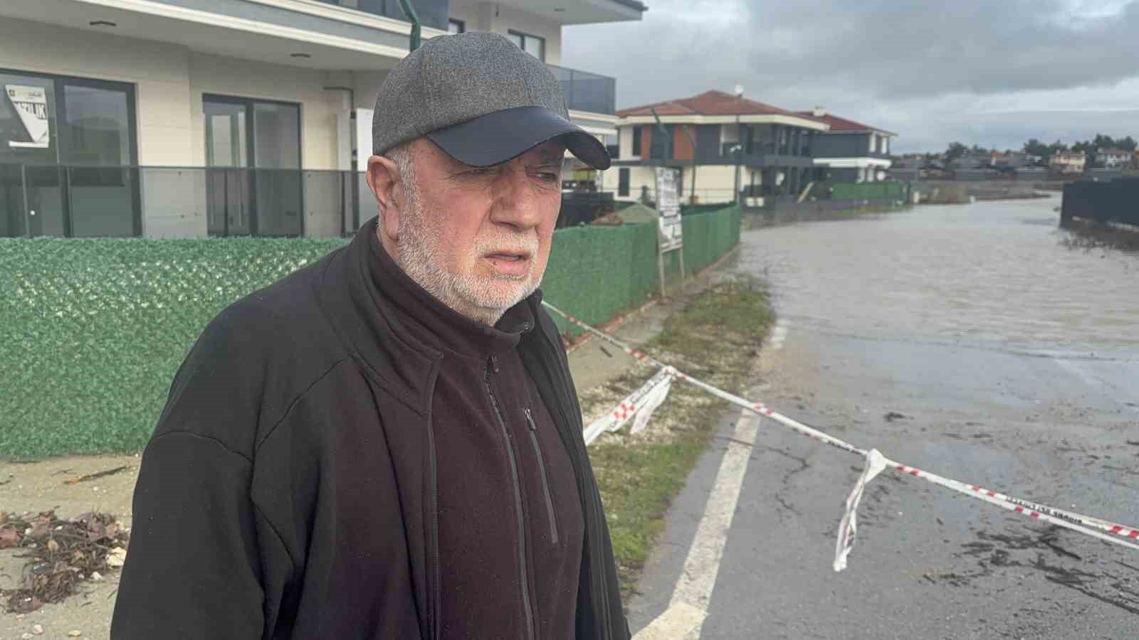 Edirne’de milyonluk villalar sular altında kaldı
