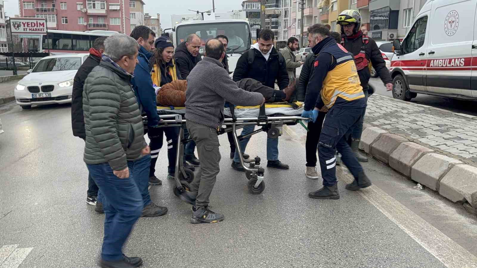 Edirne’de motosikletin yaşlı adama çarpması kamerada
