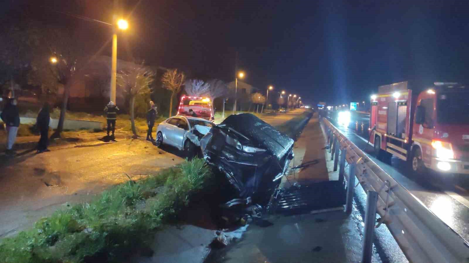 Edirne’de otomobil ile cipin çarpıştığı kazada 3 kişi yaralandı
