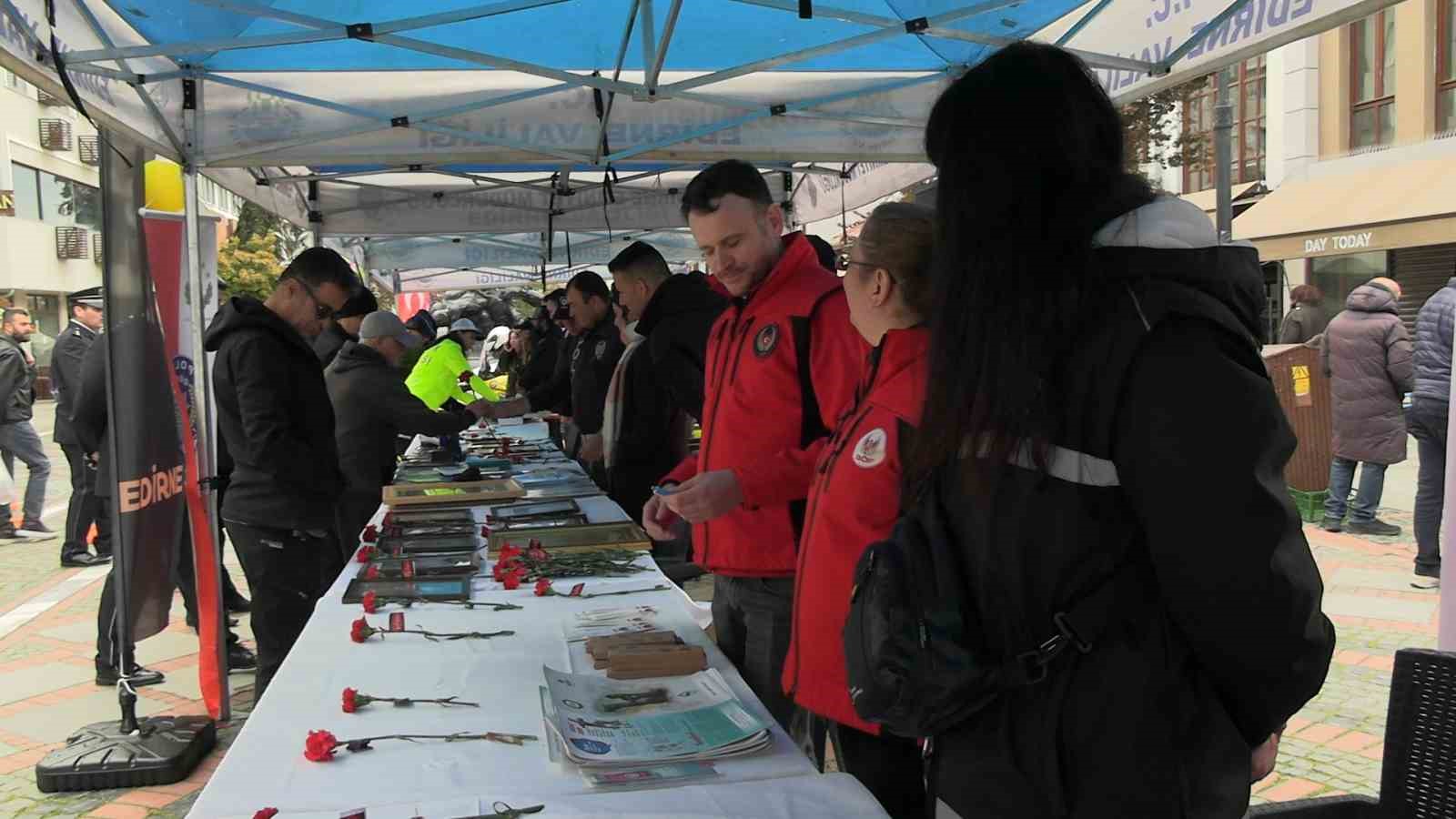 Edirne’de polis teşkilatı nostaljik sergisi ilgi gördü
Edirne’de polis teşkilatı nostaljik sergisi ilgi gördü