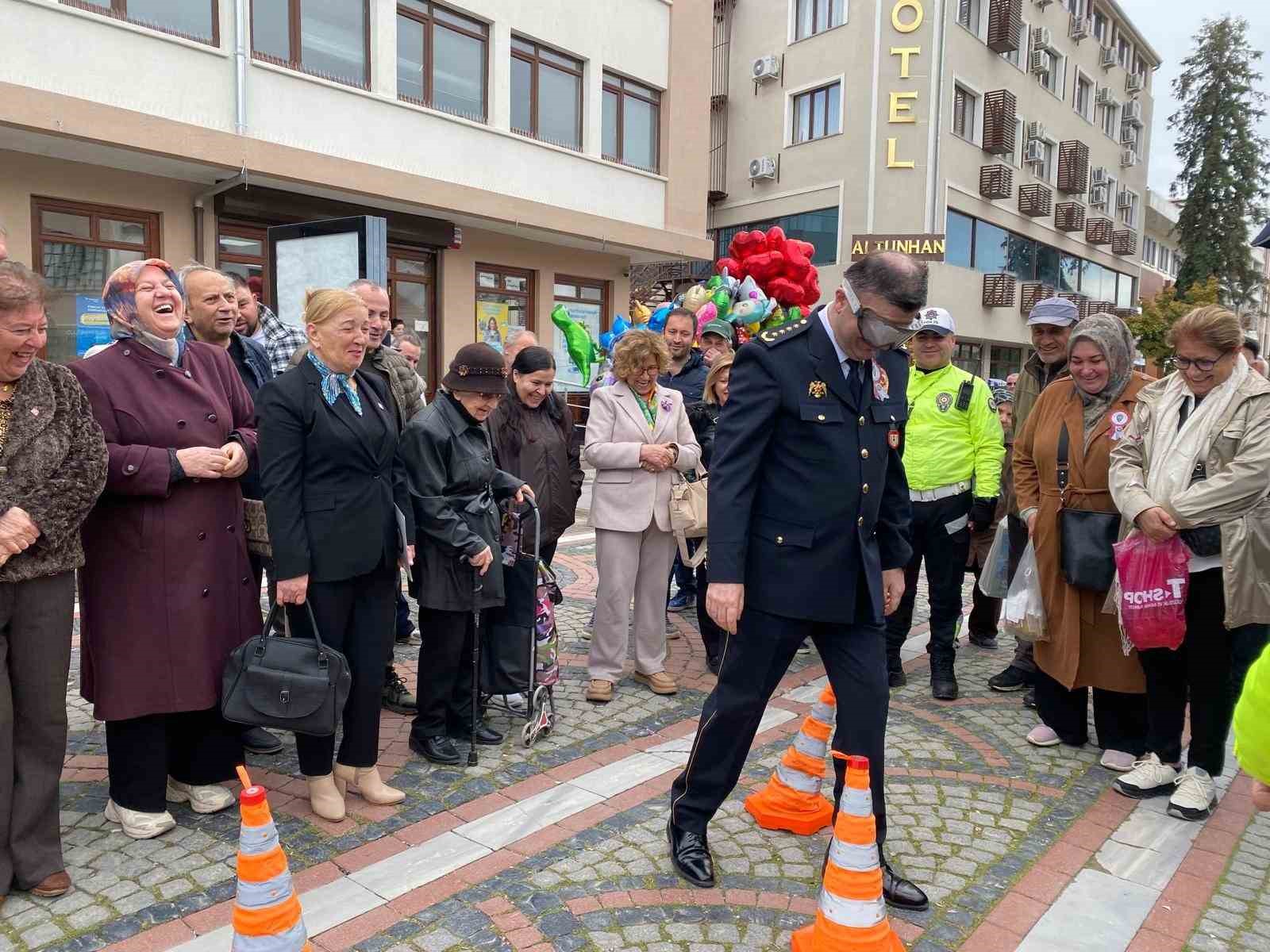 Edirne’de polis teşkilatı nostaljik sergisi ilgi gördü
Edirne’de polis teşkilatı nostaljik sergisi ilgi gördü
