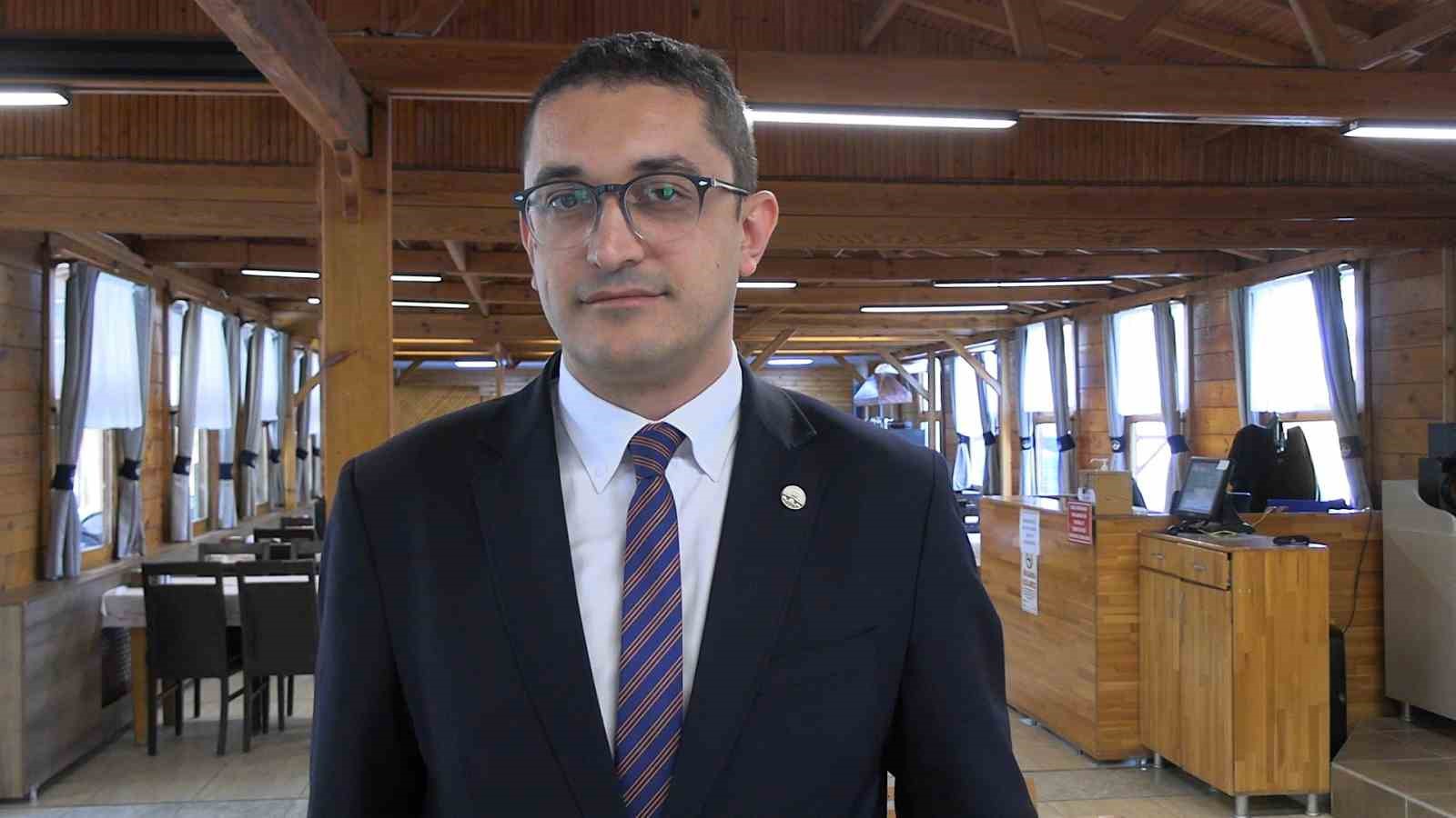 Edirne’de robot garson hizmete başladı, müşteriler memnun
Edirne’de robot garson hizmete başladı, müşteriler memnun