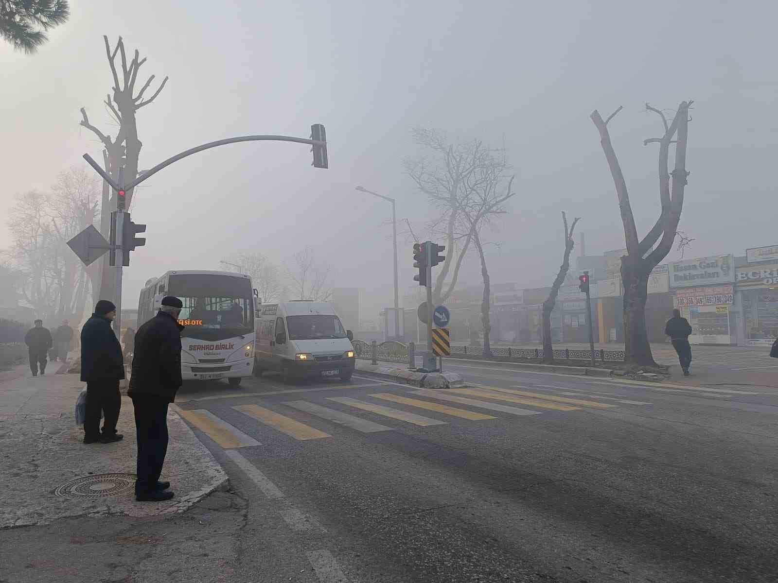 Edirne’de sis etkili oldu, Selimiye gözden kayboldu
