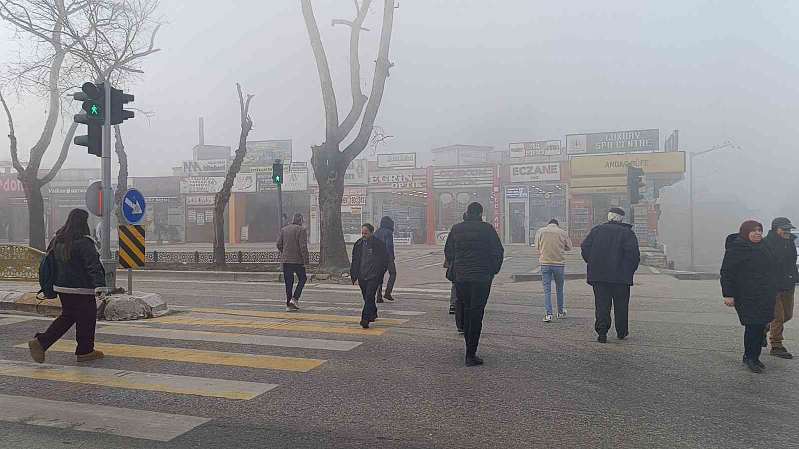 Edirne’de sis etkili oldu, Selimiye gözden kayboldu
